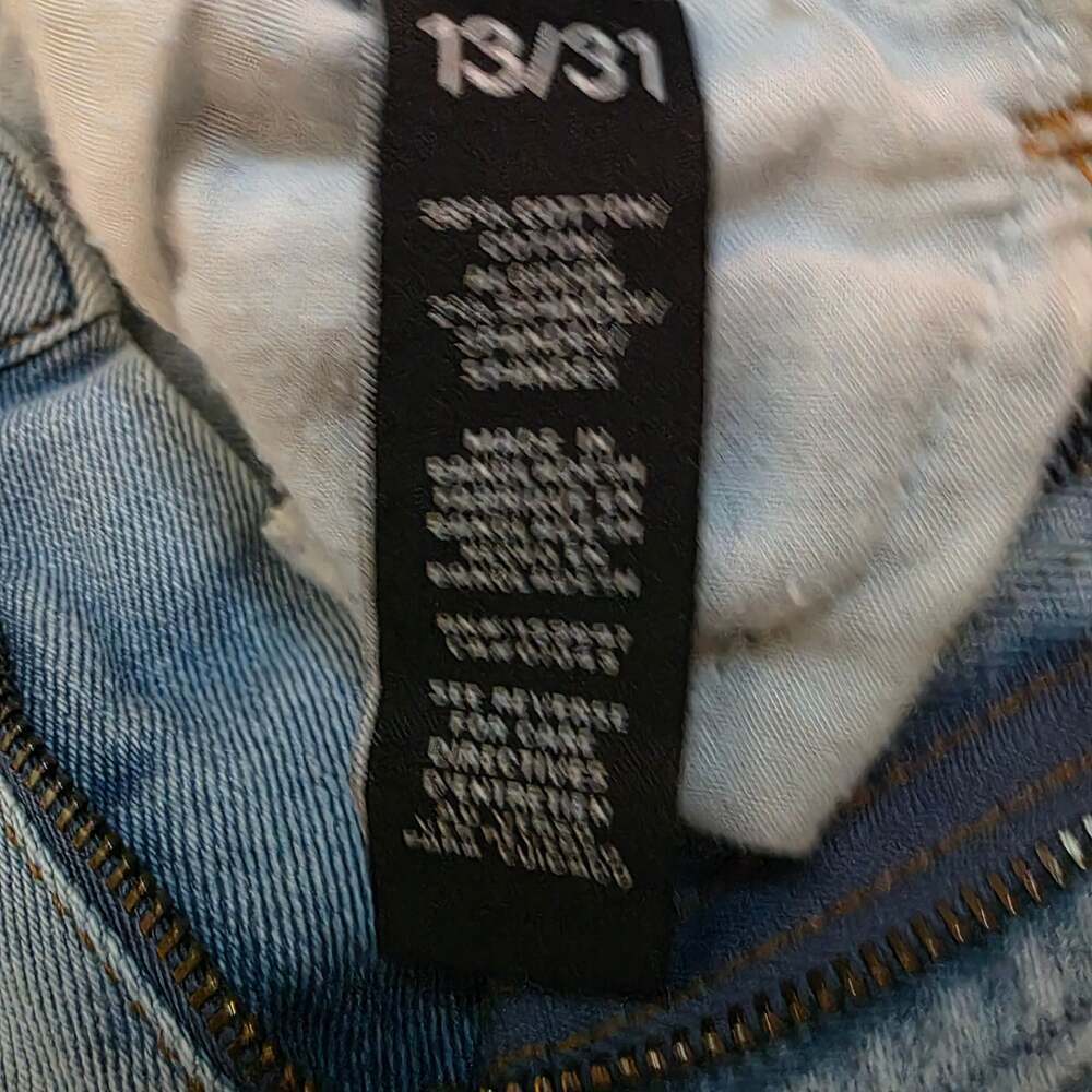 Kendall + Kylie The Ultra Babe Skinny Distressed Jeans Women's Size 13/31 - Picture 4 of 6